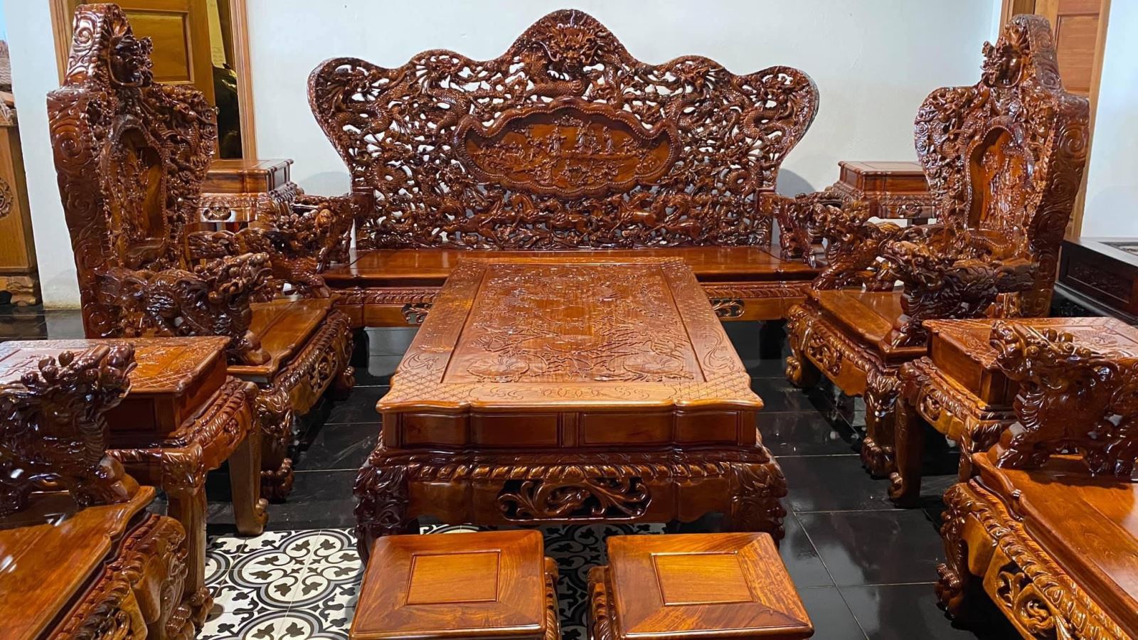 Bộ bàn ghế cửu long bát mã gỗ hương đoản